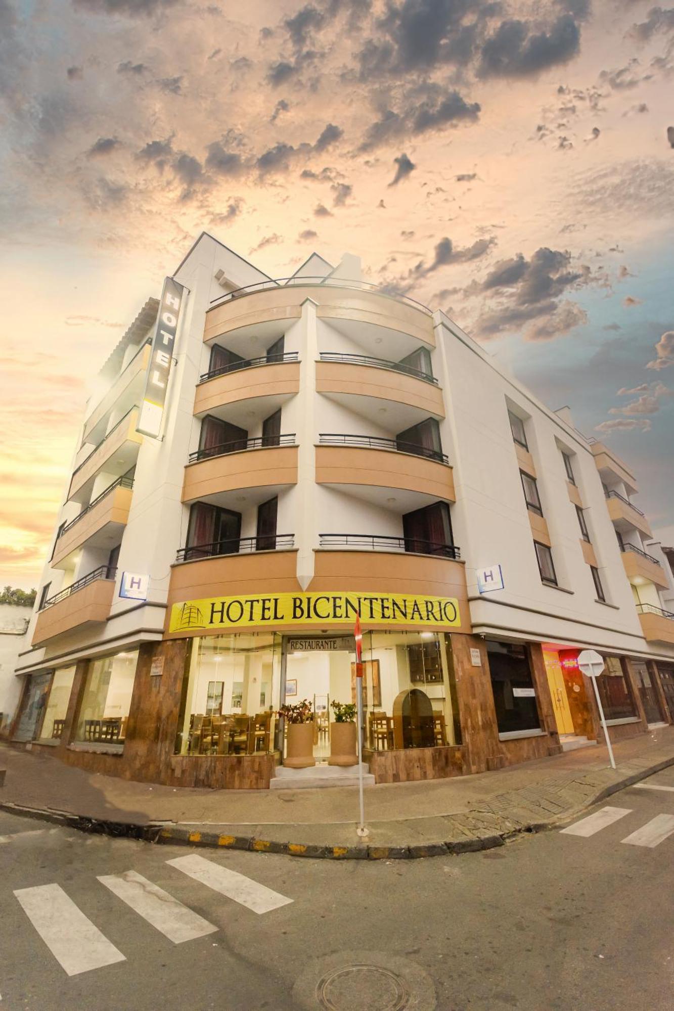 Hotel Bicentenario 리오네그로 외부 사진